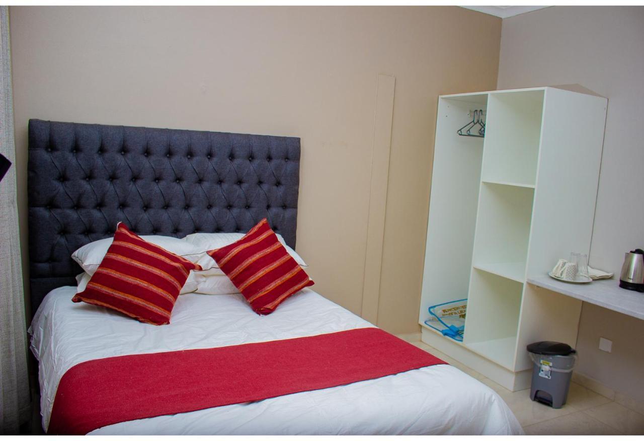 R Executive Apartments 哈拉雷 外观 照片