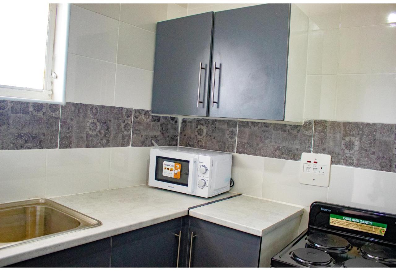 R Executive Apartments 哈拉雷 外观 照片